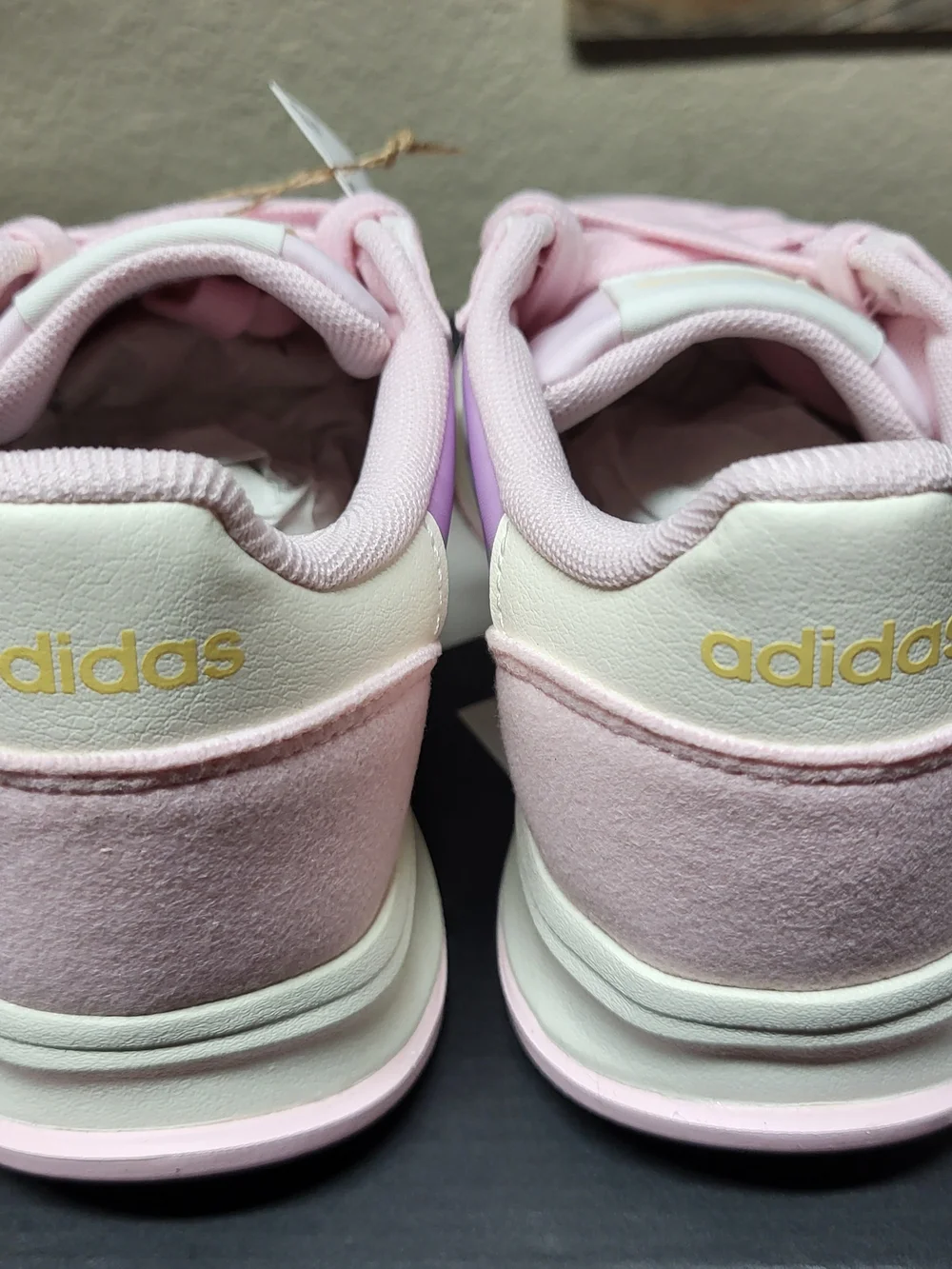 adidas women sneaker